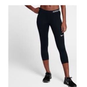 Nike Pro Cropped Leggings - Women’s